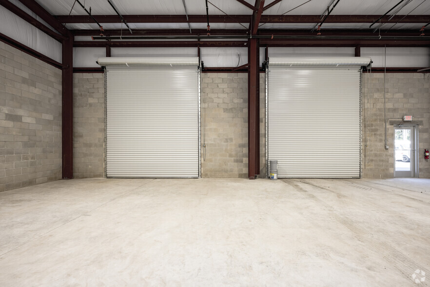 More Photos Of 452 Ninth St, Bunnell Light Distribution For Lease
