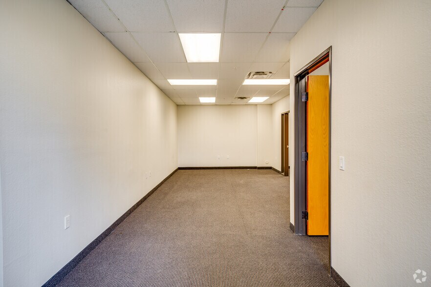More Photos Of 2550 N Thunderbird Cir, Mesa Office For Sale