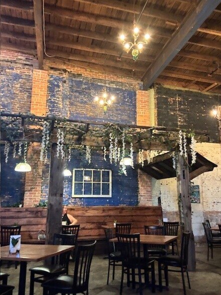 More Photos Of 12 Broad St, Berlin Restaurant For Sale