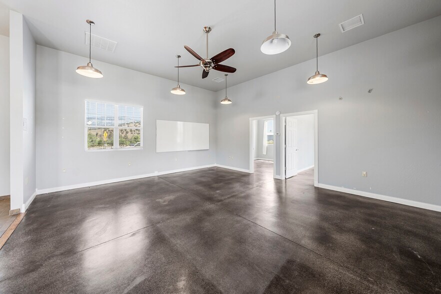 More Photos Of 143 S Main St, Phoenix Office For Sale