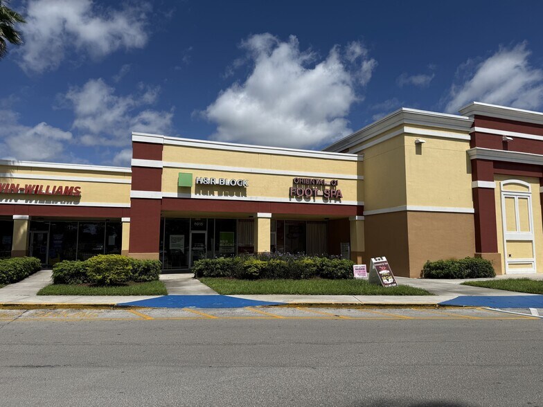 More Photos Of 6805-7031 Taft St, Hollywood Unknown For Lease