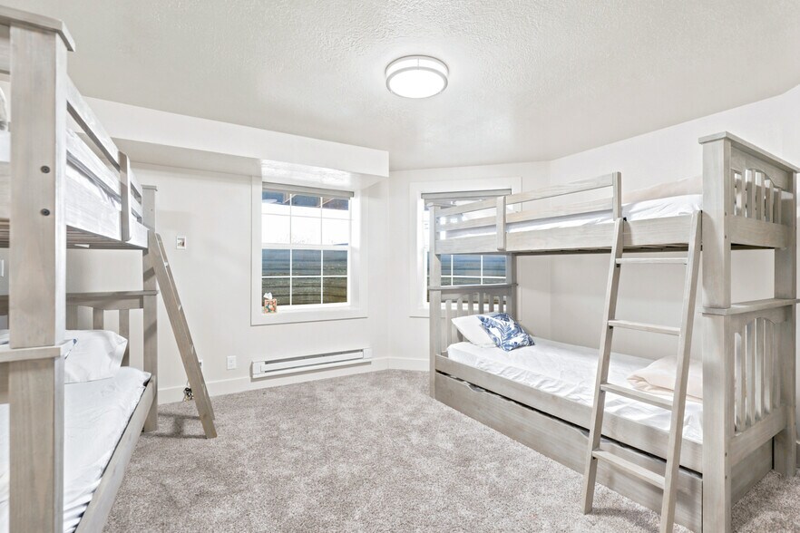More Photos Of 40 Christa Circle cir, Garden City Specialty For Sale
