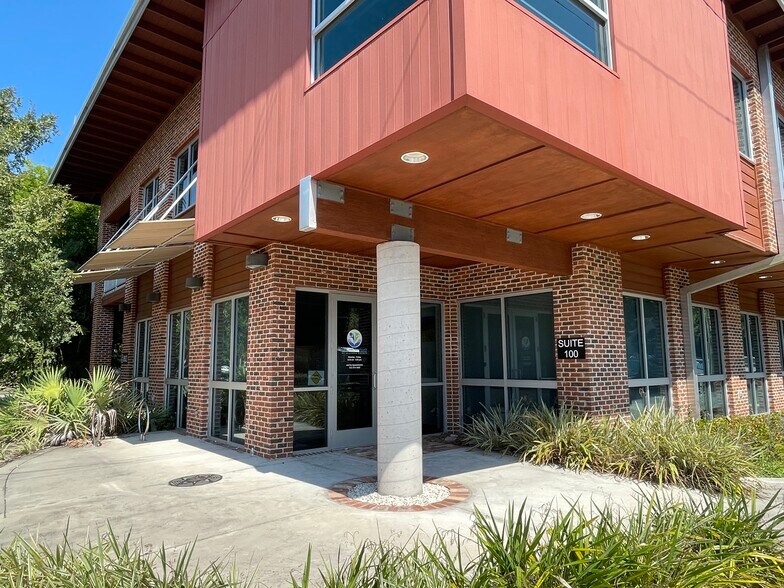 More Photos Of 802 NW 5th Ave, Gainesville Office For Lease