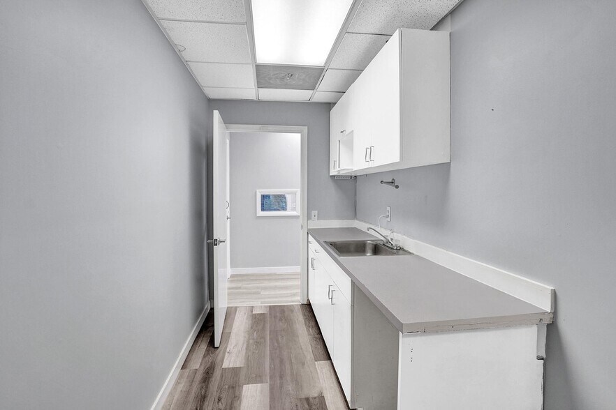 More Photos Of 2400 W Copans Rd, Pompano Beach Showroom For Lease