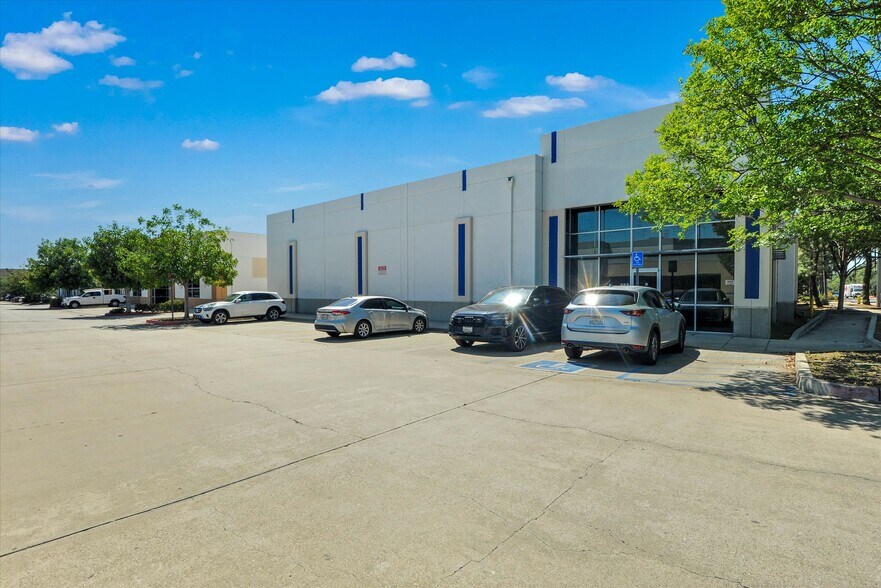 More Photos Of 920 W 10th St, Azusa Warehouse For Sale
