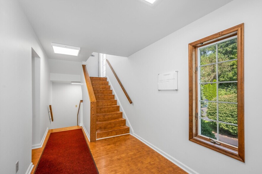 More Photos Of 3519 E Main St, Morgantown Office Residential For Lease