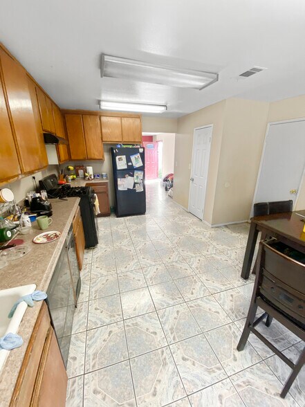 More Photos Of 8118 Alameda St, Downey Apartments For Sale
