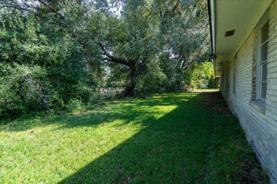 More Photos Of 2307 Irving St, West Orange Office For Sale