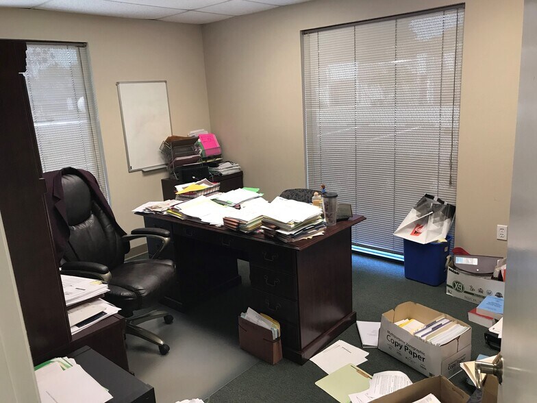 More Photos Of 6315 Presidential Ct, Fort Myers Office For Lease