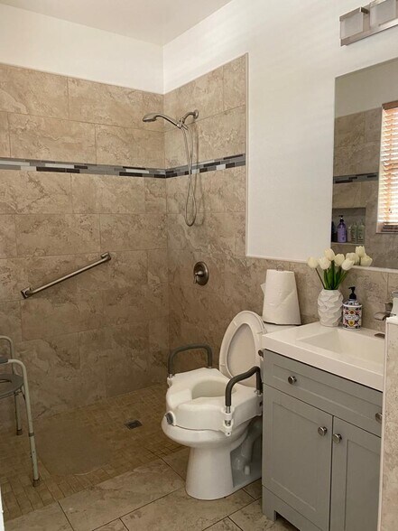 More Photos Of Happy Valley Rd & 83rd Dr, Peoria Assisted Living For Sale