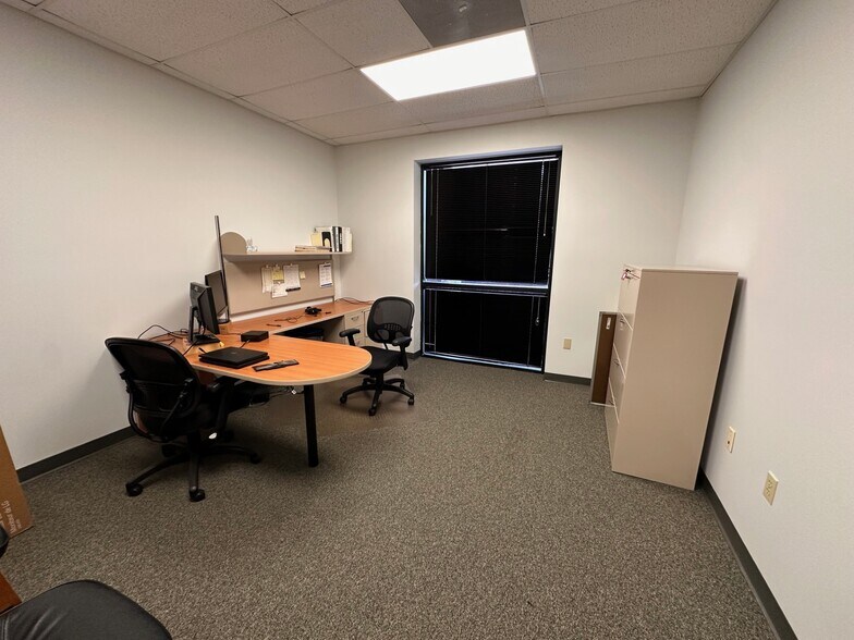 More Photos Of 805 Estelle Dr, Lancaster Office For Lease