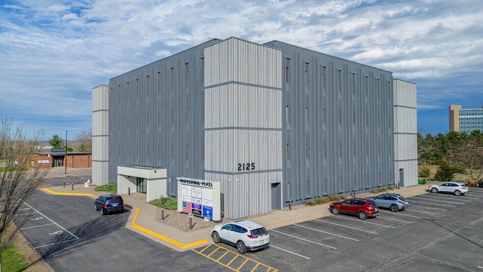 Primary Photo Of 2125 Heights Dr, Eau Claire Medical For Lease