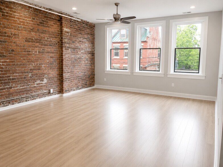 More Photos Of 1717 E Franklin St, Richmond Storefront Retail Residential For Sale