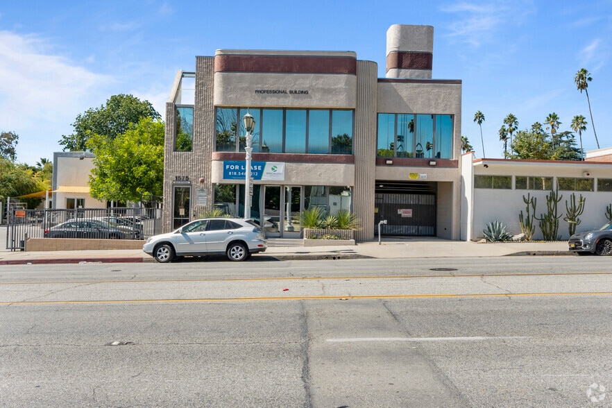 More Photos Of 1575 N Lake Ave, Pasadena Medical For Lease