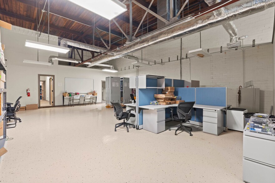 More Photos Of 500 Saint Michael St, Mobile Office For Lease