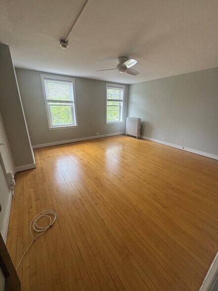 More Photos Of 833 Elm St, Winnetka Apartments For Lease