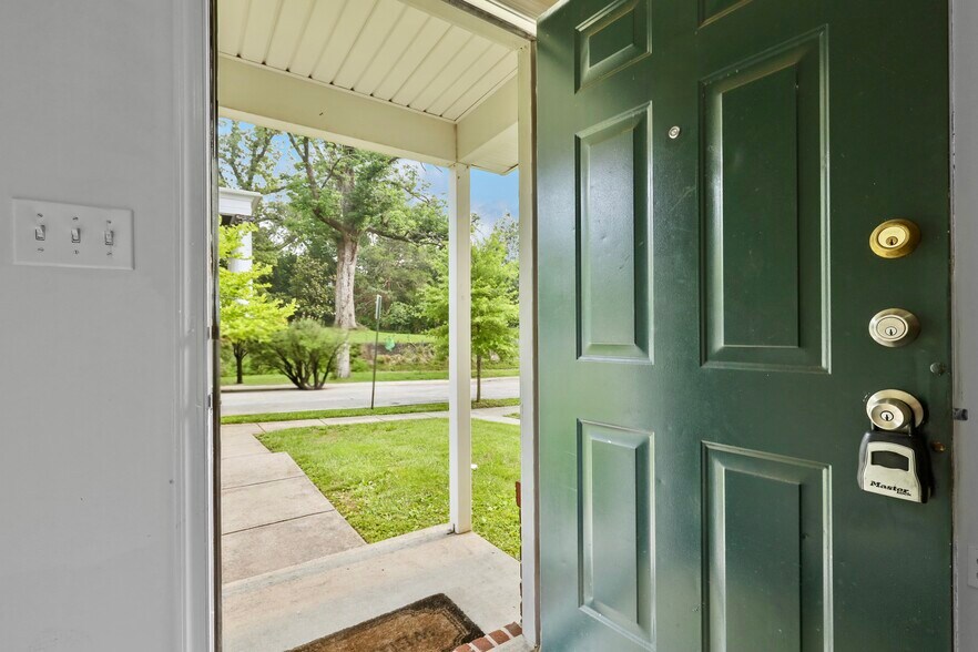 More Photos Of 437-445 Kenneth Sq, Baltimore Multifamily For Sale