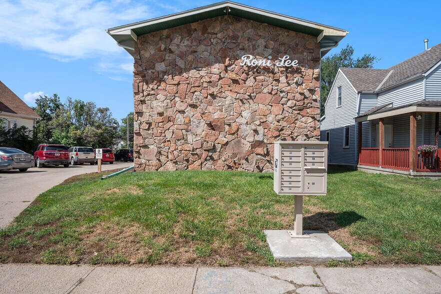 More Photos Of 4422 S 25th St, Omaha Apartments For Sale