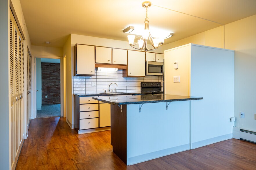 More Photos Of 2550 Second St, Cuyahoga Falls Apartments For Sale