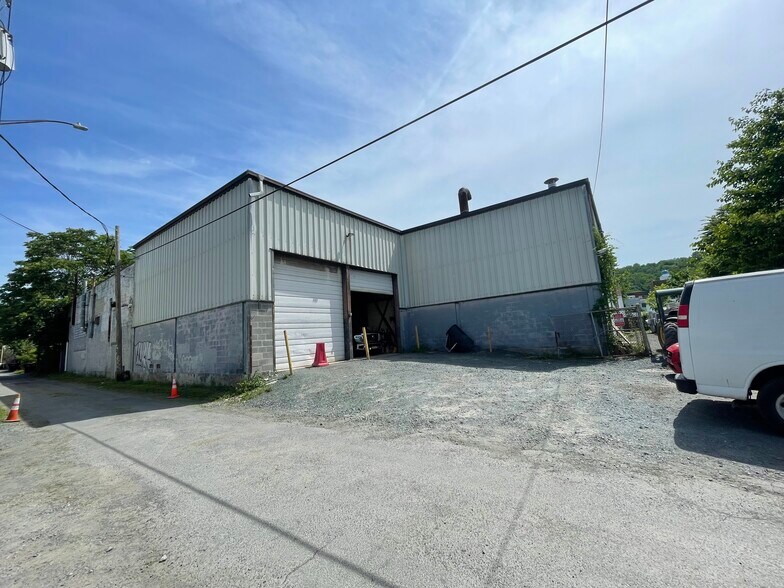 More Photos Of 351-361 2nd St, Troy Industrial For Sale