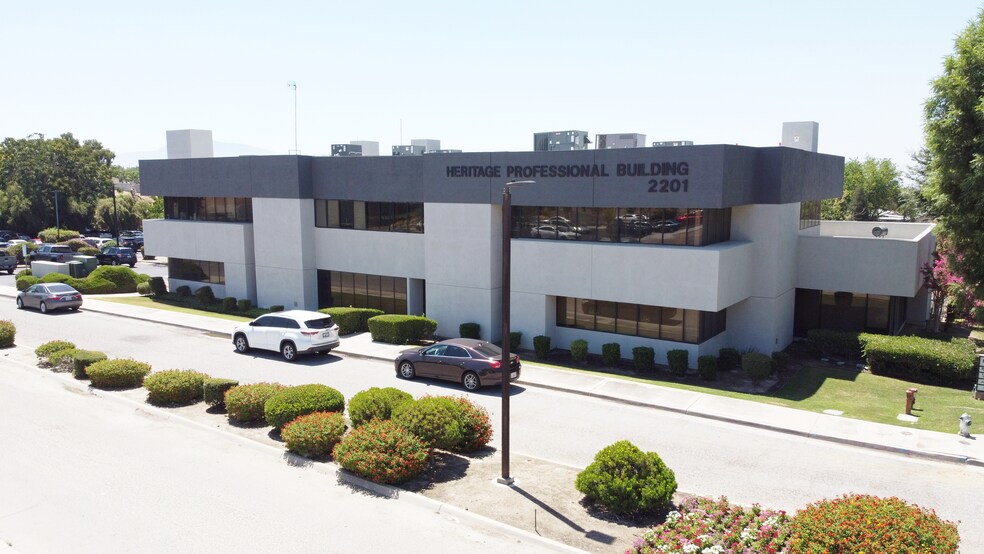 Primary Photo Of 2201 Mt Vernon Ave, Bakersfield Medical For Lease