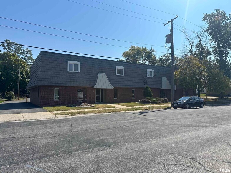 More Photos Of 3526 N California Ave, Peoria Office For Sale