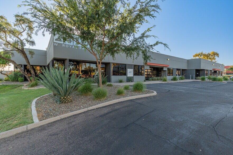 More Photos Of 2410 W Royal Palm Rd, Phoenix Light Manufacturing For Sale