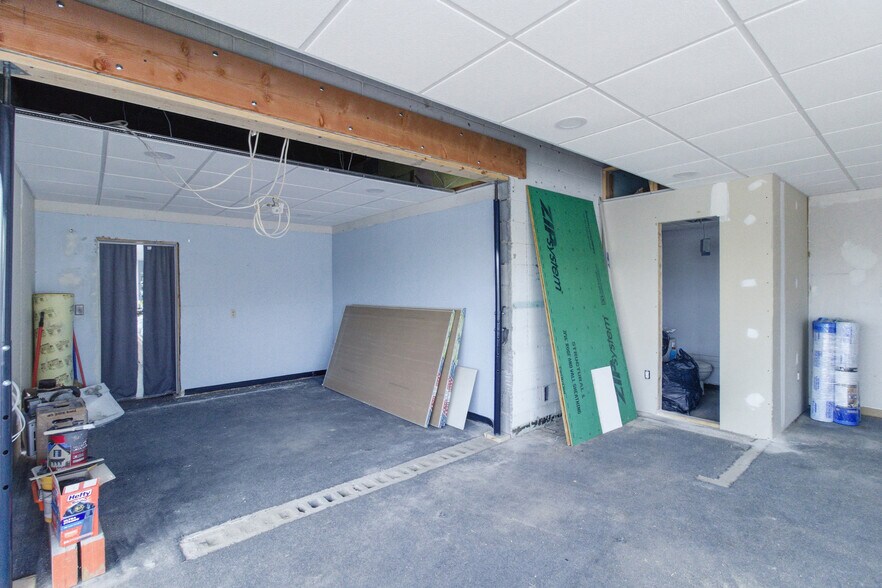 More Photos Of 1081 & 1083 Front St, Philipsburg Flex For Sale