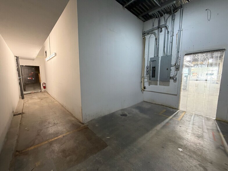 More Photos Of 231-02 Merrick Blvd, Springfield Gardens General Retail For Lease