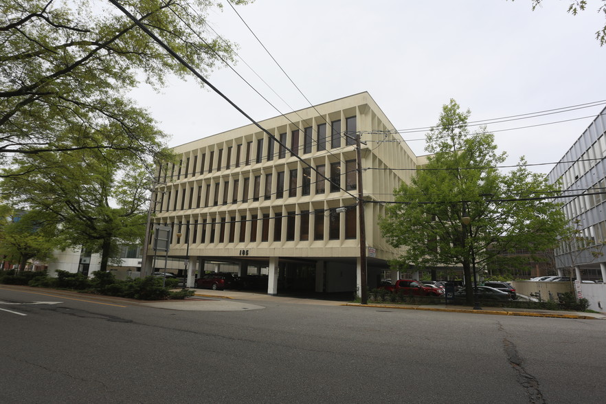 More Photos Of 185 Great Neck Rd, Great Neck Office For Lease