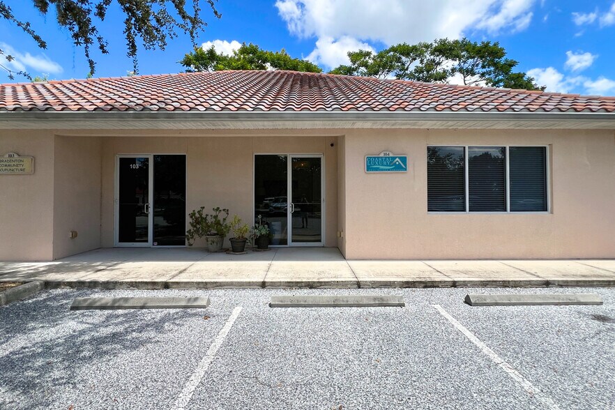 Primary Photo Of 5245 Office Park Blvd, Bradenton Office For Sale