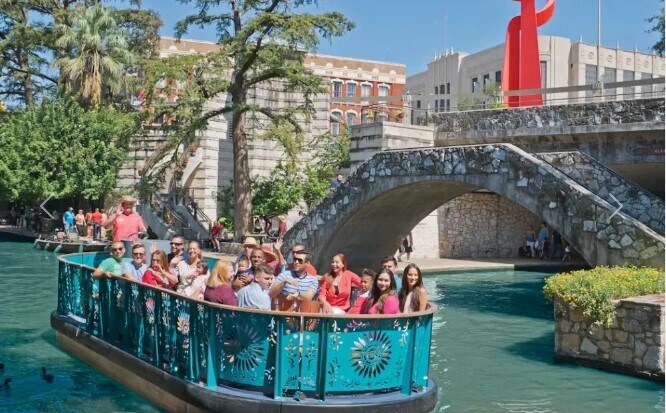 More Photos Of 235 E Commerce St, San Antonio Storefront Retail Office For Lease