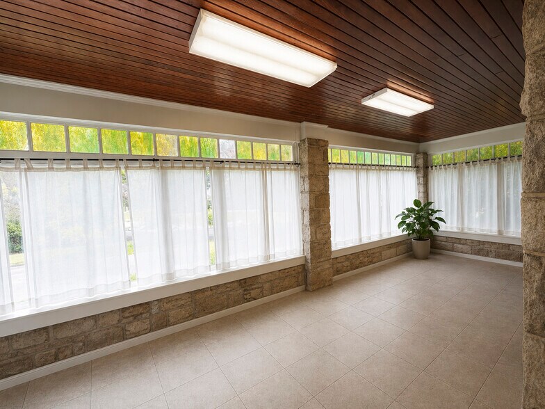 More Photos Of 678 Ferne Blvd, Drexel Hill Office For Sale