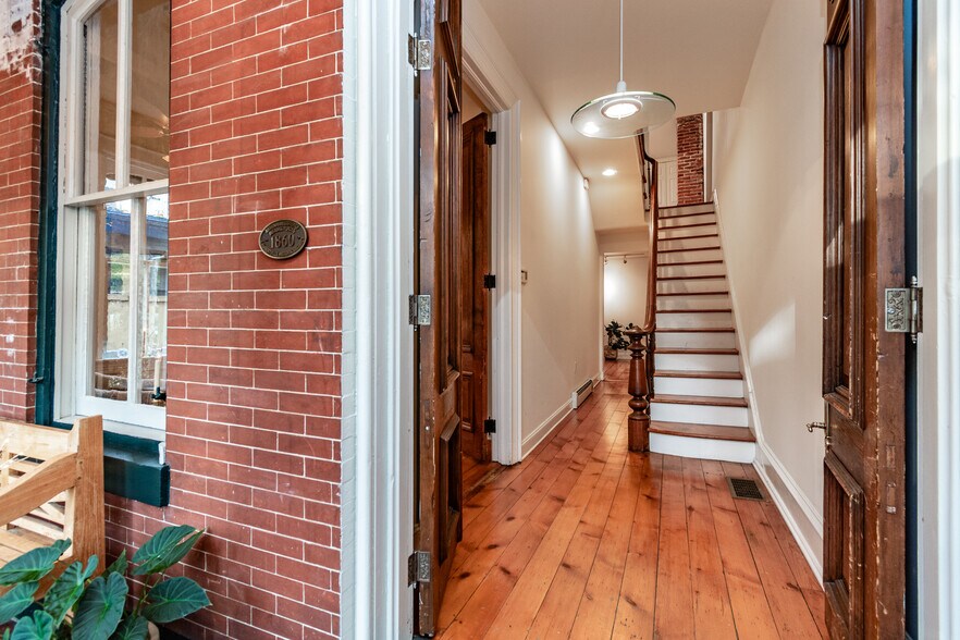 More Photos Of 24 N Main St, Lambertville Office For Sale