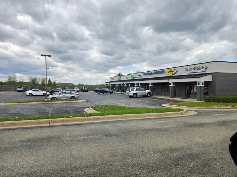 Primary Photo Of 5815 E Riverside Blvd, Rockford General Retail For Lease