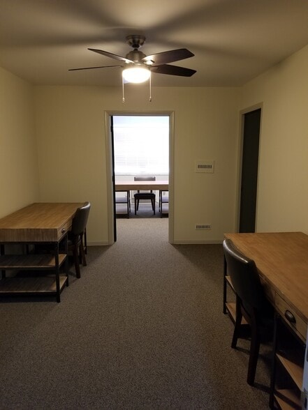 More Photos Of 893-905 High St, Worthington Storefront Retail Office For Lease