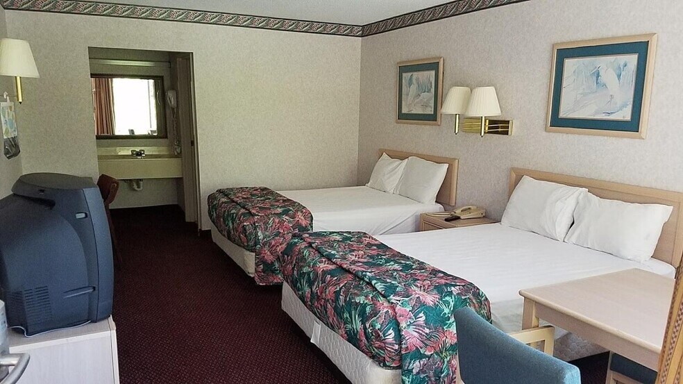 More Photos Of 852374 US Highway 17, Yulee Hotel For Sale