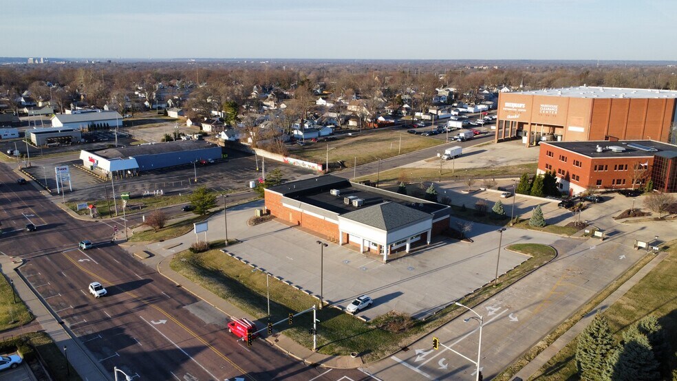 More Photos Of 4521 N Prospect Rd, Peoria Heights Drugstore For Lease