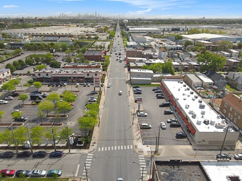 More Photos Of 5633-5647 W Roosevelt Rd, Cicero Freestanding For Sale