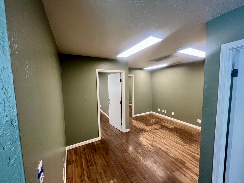 More Photos Of 7823-41 Noble Ave, Van Nuys Warehouse For Lease