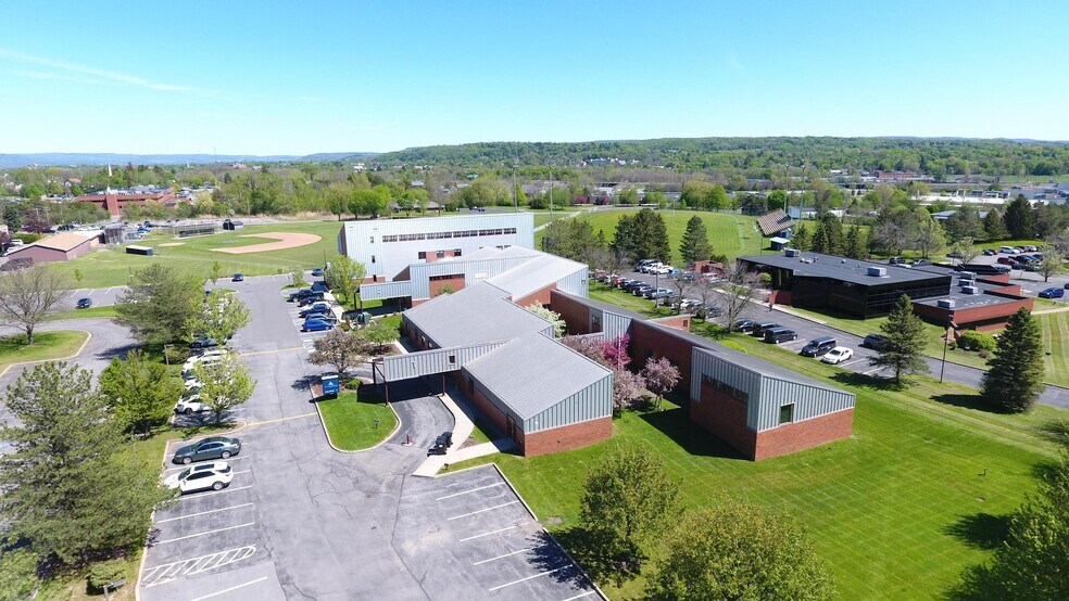 More Photos Of 126 Business Park Dr, Utica Office For Lease