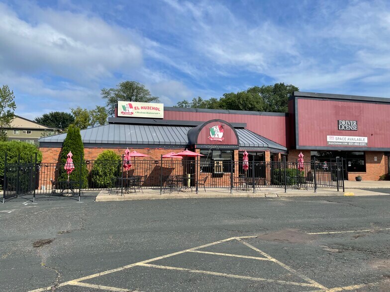 Primary Photo Of 1006 Commercial Dr, Buffalo Restaurant For Lease