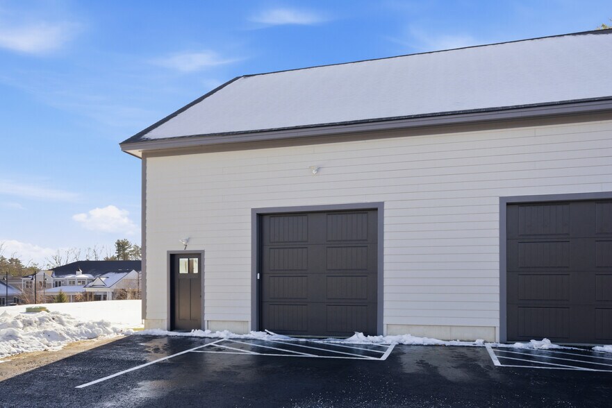 More Photos Of 300 Exeter Rd, Hampton Industrial For Sale