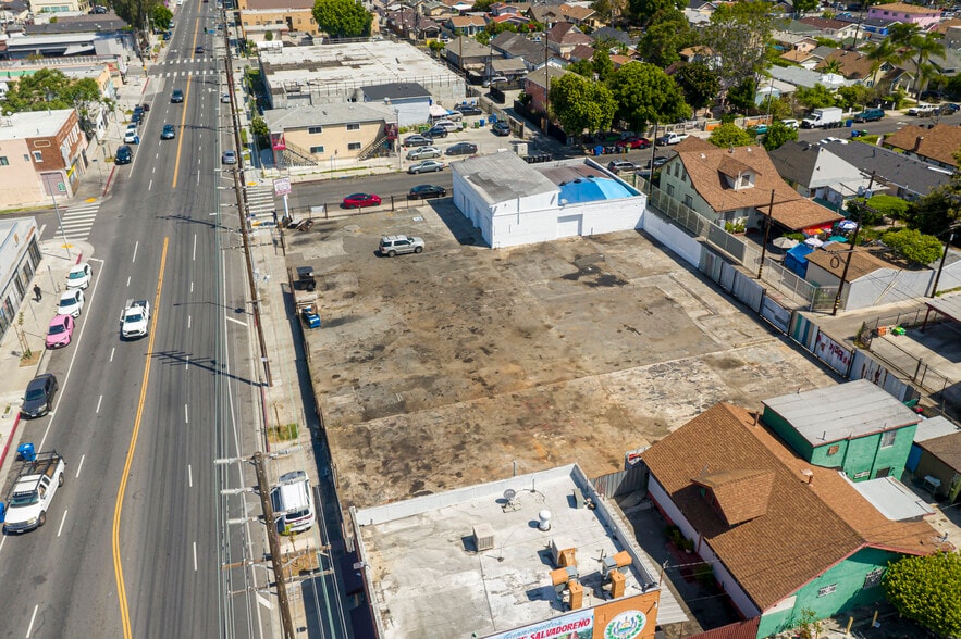 More Photos Of 110 E 62nd St, Los Angeles Auto Repair For Lease