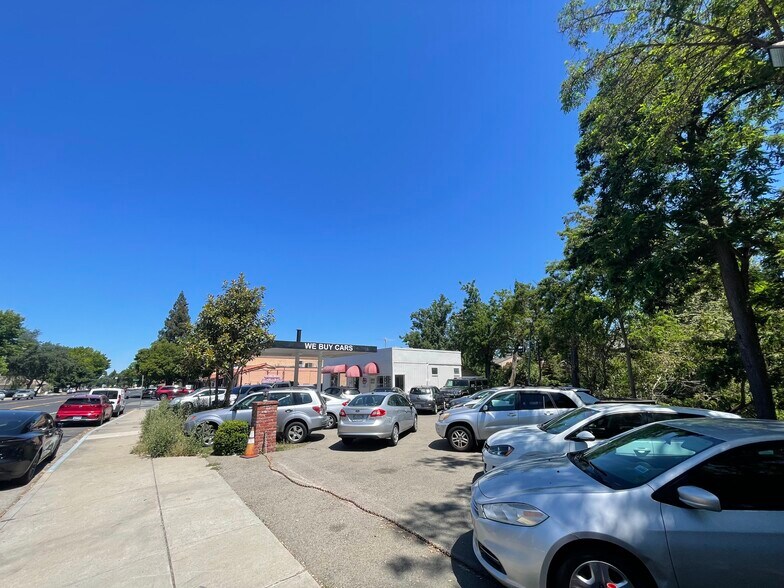 More Photos Of 3212 Danville Blvd, Alamo Storefront Retail Residential For Sale