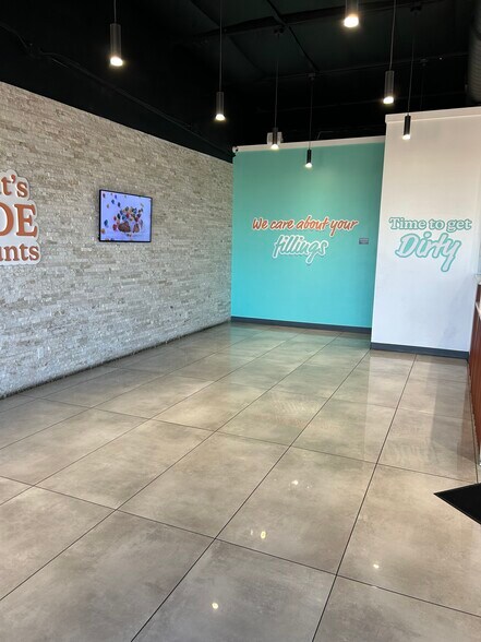 More Photos Of 4404 NW Cache Rd, Lawton Unknown For Lease