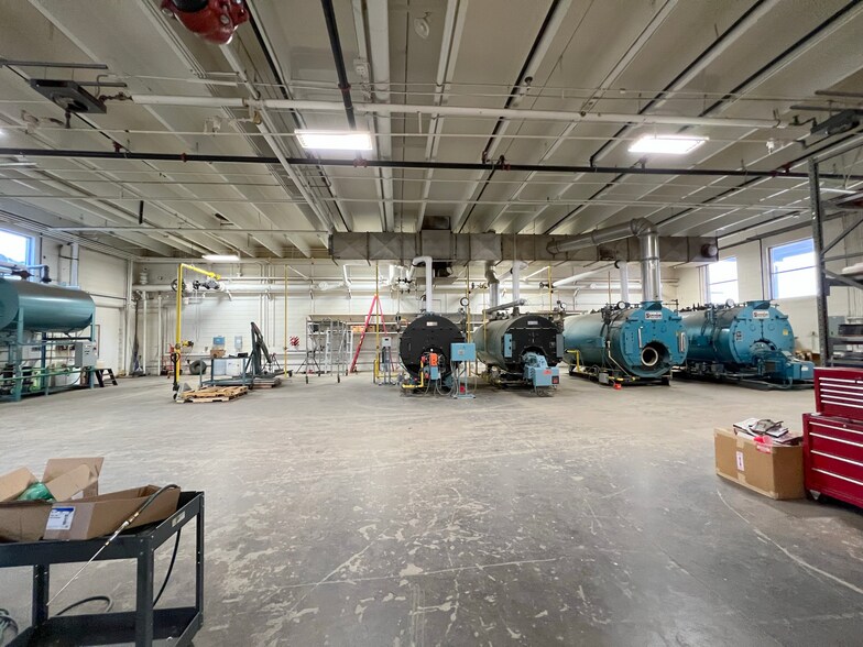 More Photos Of 7615 Warehouse Ave, Winfield Manufacturing For Lease