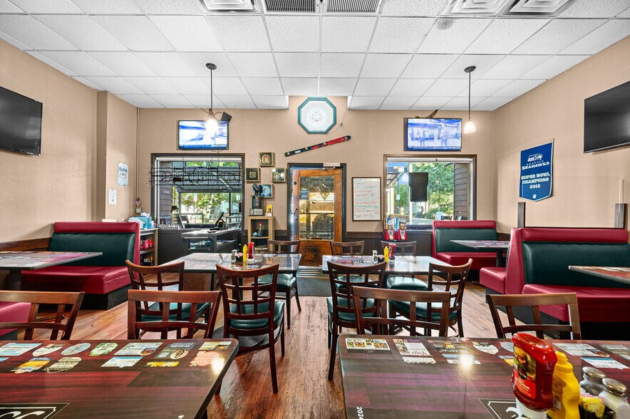 More Photos Of 235 S Main St, Palisade Restaurant For Sale