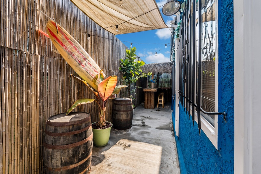 More Photos Of 3642 W 139th St, Hawthorne Movie Radio TVStudio For Sale