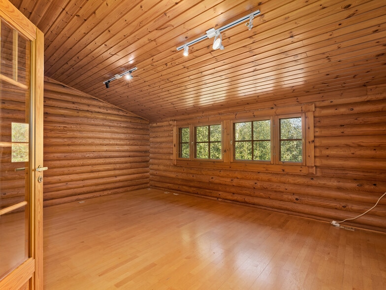 More Photos Of 1482 Russ Ave, Waynesville Office For Lease